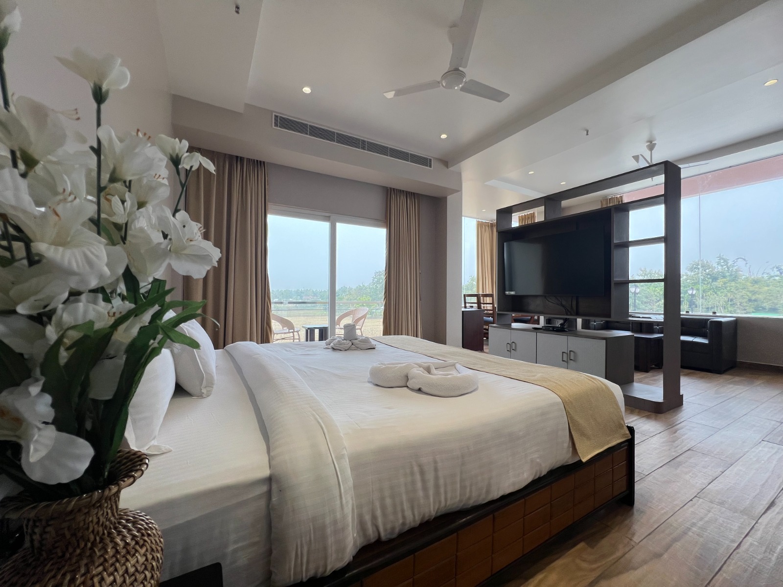 Read more about the article Luxury Stay in the Wild: Why Finn’s Weaver is the Best Resort for Nature Lovers